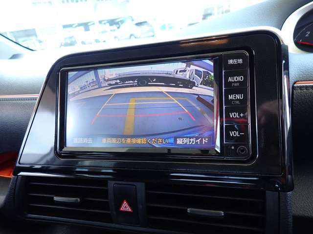 ☆嬉しいバックカメラ付き！後方が苦手で大きな車は運転できないという方の強い味方ですね！しかもガイドラインが映るのでそれを頼りに運転していただければ後方も安心してバックできますよ☆