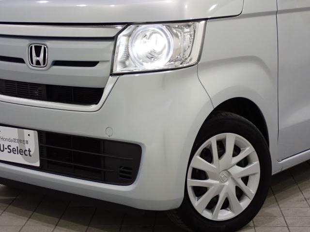 ハロゲンより明るくより遠くまでさらなる安心感のあるLEDヘッドライトを採用。点灯忘れも防止できるオートライトコントロール機構付きで安心です。