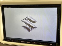 【純正ナビ】人気の純正ナビを装備。オーディオ機能も充実しており、Bluetooth接続すればお持ちのスマホやMP3プレイヤーの音楽を再生可能！毎日の運転がさらに楽しくなります！！
