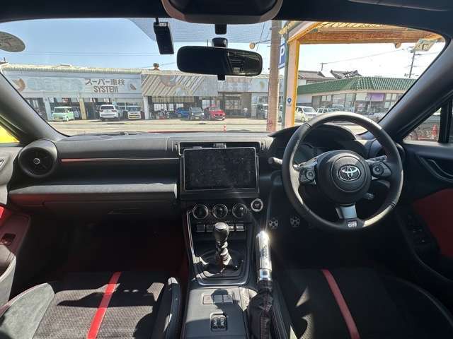 ★5年間新車保障★初度登録から5年間の新車保証が含まれています。長期間、安心してお乗り頂けます！保障費用は支払総額に含まれています！遠方のお客様は保証継承後、お近くのディーラーにて保証が受けられます！