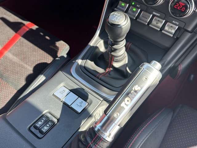 ★納車前に、専属のクリーニングスタッフが、ピッカピカにクリーニングして納車いたします！もちろん、ピッカピカの状態でお渡しするクリーニング費用も支払総額に含まれています！