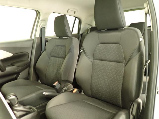 ホールド性が高く、カーブでも身体をしっかり支えます。