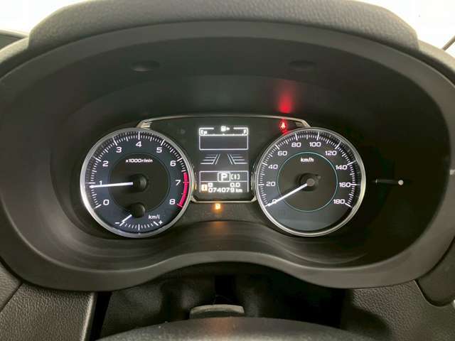 【アナログスピードメーター】昼夜問わず視認性がよく安心してドライブできますね♪