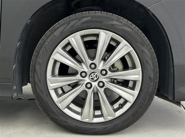 【純正18インチアルミホイール】専用のアルミなので、お車のイメージにぴったり！！社外のアルミやスタッドレスタイヤも取り扱いございます！！ドレスアップもカスタマイズもお任せください！！