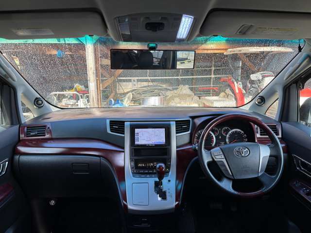 すっきりとしたインパネ回りです♪