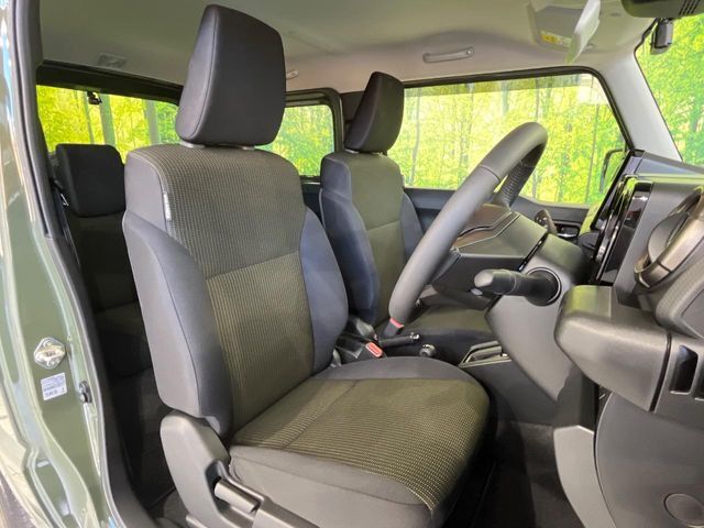 運転席シート廻りは使用感も少なく、良好な状態となっています。丁寧に使われていたことがよくわかりますね。