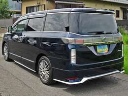 ★日産オリジナルナビゲーション（SDメモリータイプ、10インチワイドXGAディスプレイ、ナビAV2画面表示、フルセグ地デジ、BD/DVD/CD/SD/USB再生、音声認識機能、Bluetooth対応）