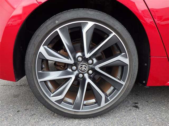 トヨタ認定中古車保証付！（1年間、距離無制限　HV車はHV保証付）　別途延長保証もご用意しております♪　ぜひ現車を確認にご来店ください