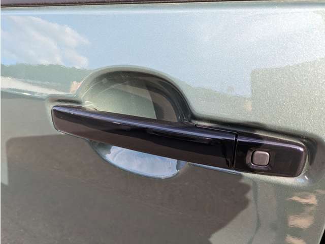 ☆訳アリ目玉車とは☆　品質が高い車両だけど少しだけ訳アリな商品です。展示期間が長い車両/キズや汚れが少しある/下取り車などで中間マージン無しなどの理由です。