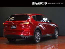 【CX-60】ドライビングエンターテインメントSUV。走ることの感動が感じられるクルマを目指し、五感で感じるクルマとの一体感と、心に響くエンジンサウンドと変速のリズムをつくり込みました。
