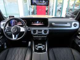 インテリアカラー：ブラック　ステッチカラー：ベージュ