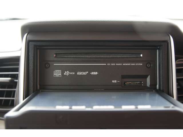 運転中の退屈は事故にも繋がりやすくなりますので、お気に入りの音楽と共にドライブを楽しみませんか？