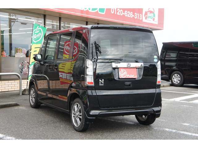 車検が令和8年3月と4ヶ月後となります。車検受け渡しも可能ですが短縮となります。