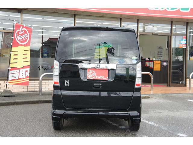 ガラスコーティングなどのボディコーティングやナビなどのカー用品の取付、希望ナンバー申請などお客様のご希望に沿って様々なサービスをご用意しております。何なりとお申し付けくださいませ♪