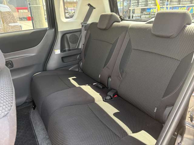 弊社指定業者によるルームクリーニング実施☆エンジンルームから車内まで無料クリーニング♪ご納車前のボディコーティングも専門の業者が常駐しておりクオリティの高いコーティングを低価格にてご提供しております♪
