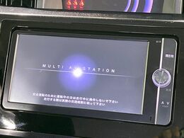 【純正ナビ】人気の純正ナビを装備。オーディオ機能も充実しており、Bluetooth接続すればお持ちのスマホやMP3プレイヤーの音楽を再生可能！毎日の運転がさらに楽しくなります！！