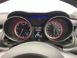 【スピードメーター】メーターがシンプルで見やすく運転しやすいですね！