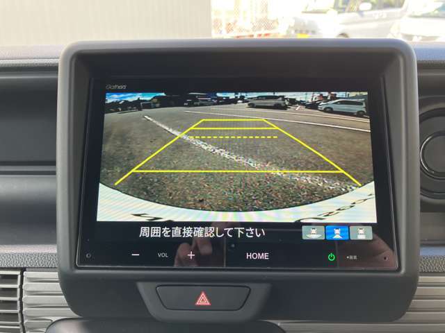 バックモニター　バック時も安心です。