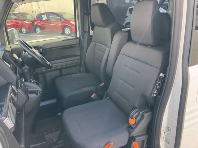 運転席と助手席の乗り換えが楽にできます