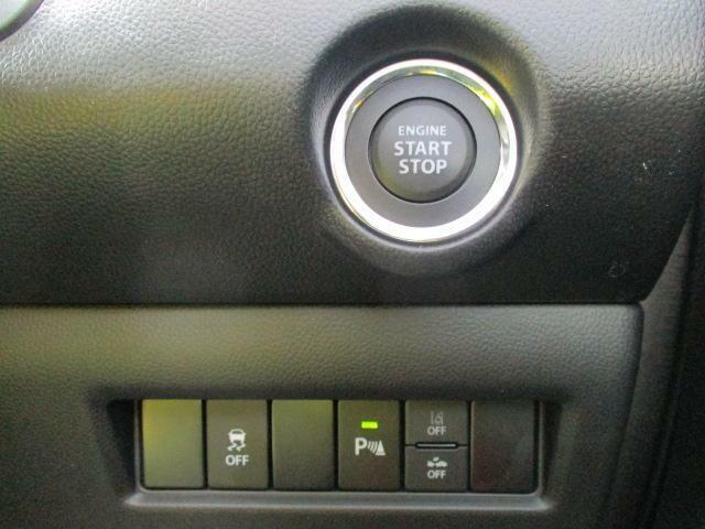 ボタン1つでエンジンを始動【キーレスプッシュスタート】！各機能のスイッチは運転席から操作ラクラク。
