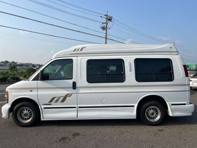 当社はお客様に安心・満足していただけるよう全車、法定点検・洗車をしてから納車させていただいております。