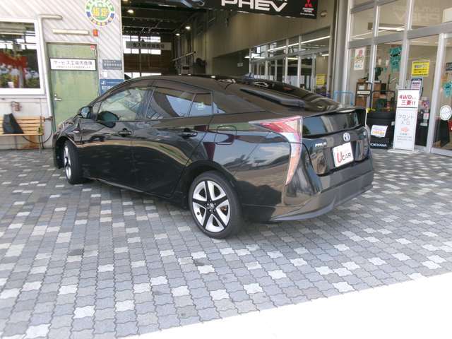 当店では車の販売に加え、保険、JAFも取り扱っています。お客様のご要望に添い保険プランをご提案させていただきますので是非ご相談ください。