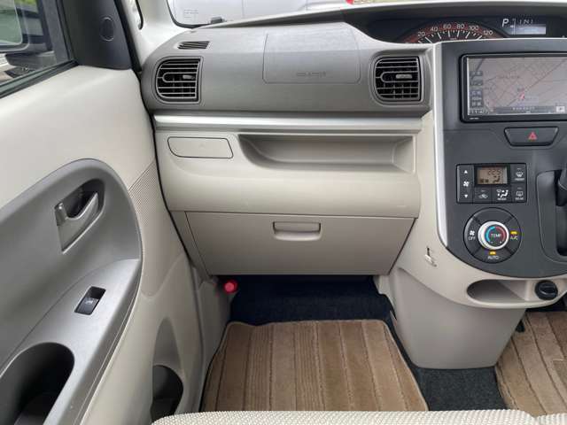 愛車のコーティングなども行っております。毎年100件以上の施工実績がありますので、ご安心してお頼みください。