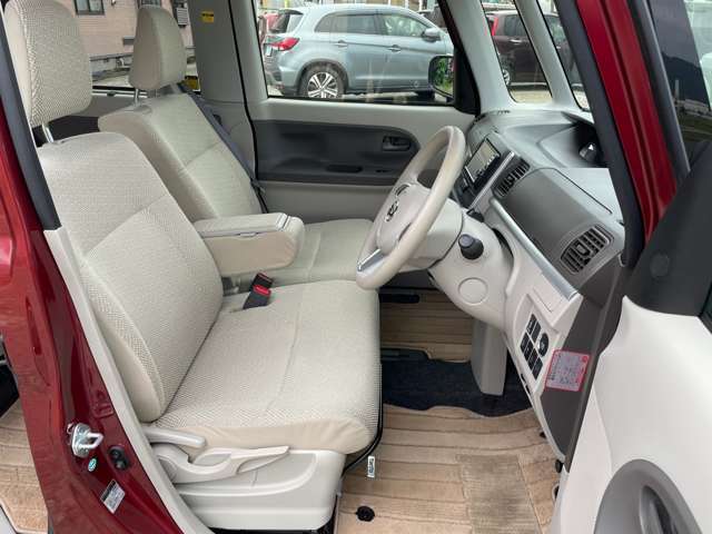 全車室内クリーニング！お客様の気持ちの良いカーライフのために、スタッフ一同全力を尽くします。