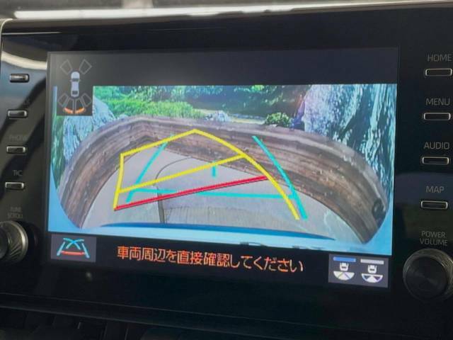 【バックカメラ】駐車時に後方がリアルタイム映像で確認できます。大型商業施設や立体駐車場での駐車時や、夜間のバック時に大活躍！運転スキルに関わらず、今や必須となった装備のひとつです！