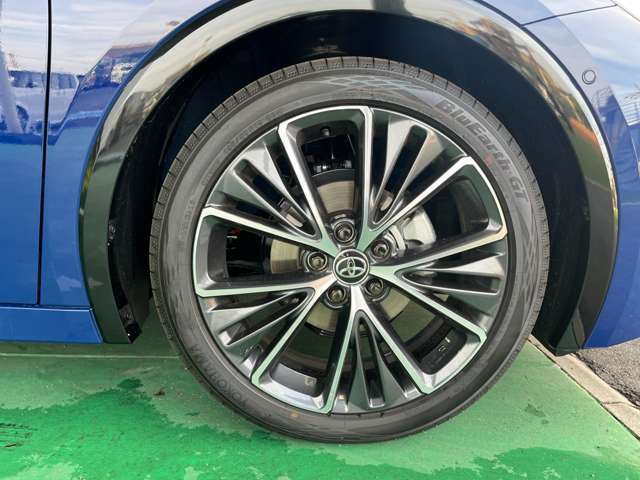 ■親切・丁寧な接客をお約束■　初めてお車のご購入を検討されている方や、お車についてあまり詳しくない方にも分かりやすい接客を心掛けております。女性営業スタッフも在籍！購入に不安がある女性の方もぜひ♪