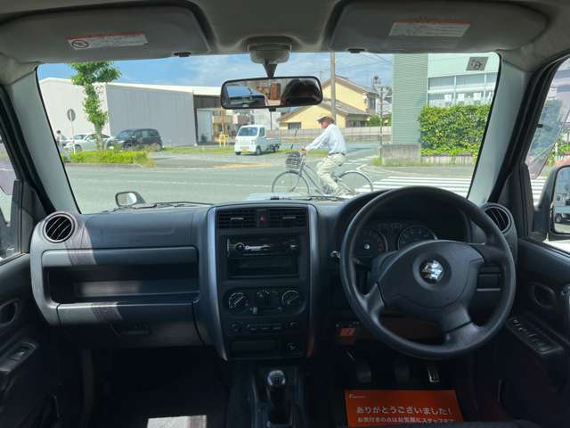 運転席廻りの画像です