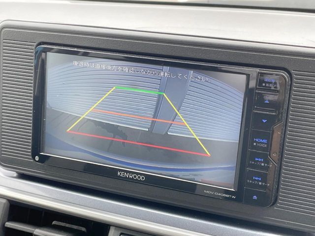 【バックカメラ】駐車時に後方がリアルタイム映像で確認できます。大型商業施設や立体駐車場での駐車時や、夜間のバック時に大活躍！運転スキルに関わらず、今や必須となった装備のひとつです！