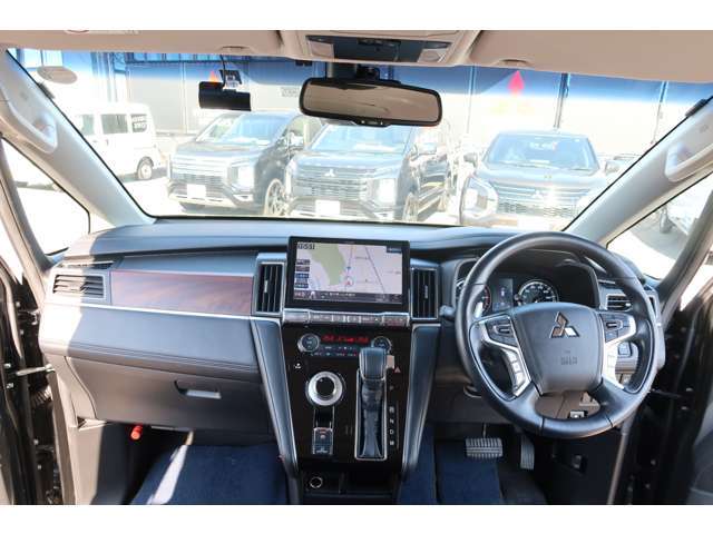 ドライブレコーダー　アルパインナビ　オートエアコン　セレクトレバー　4WDスイッチ　電動駐車ブレーキ　ETC　レーダークルーズコントロール　ステアリングスイッチ
