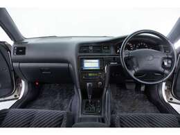 直6ターボ×FRが生む伸びやかな加速感が魅力です。2万km台という奇跡的なコンディションです。