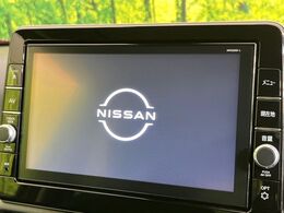 【純正ナビ】人気の純正ナビを装備。オーディオ機能も充実しており、Bluetooth接続すればお持ちのスマホやMP3プレイヤーの音楽を再生可能！毎日の運転がさらに楽しくなります！！