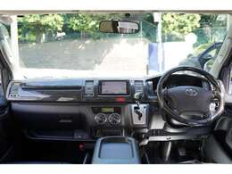 外装ですが、気になる傷等なくとてもキレイなお車になります。ご成約後に簡易コーティングを施工してご納車致します。