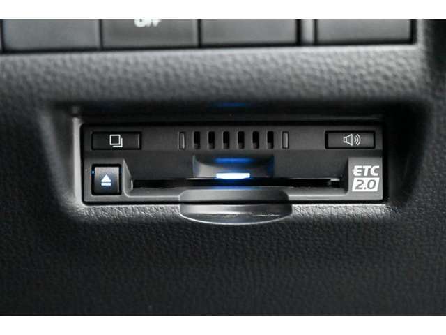 ETC2.0車載器です。　『ETC2.0』は、料金支払い ＋ 高速道路　情報提供サービス・新サービスが受けられます。