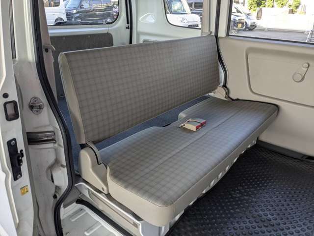 お客様に隅々まで見ていただけるよう展示車両は常に綺麗に仕上げております！お客様のご来店、スタッフ一同心よりお待ち申し上げます。