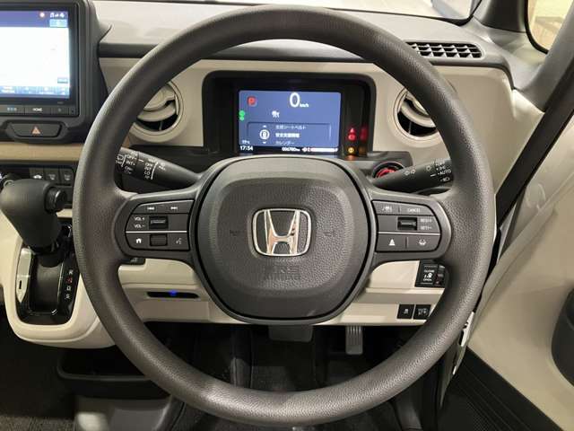 運転している間、長く触れているものだから手になじむハンドルがいいですよね。