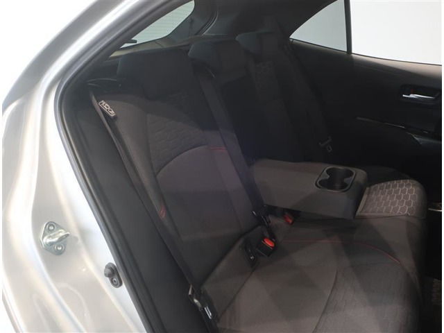 ゆとりある広々とした車内空間は、ドライブを始め買い物やレジャーなど、幅広く活躍します。一人でもみんなとでもお出かけを楽しみましょう！