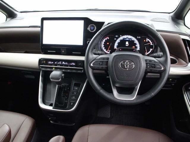 運転席廻りです。