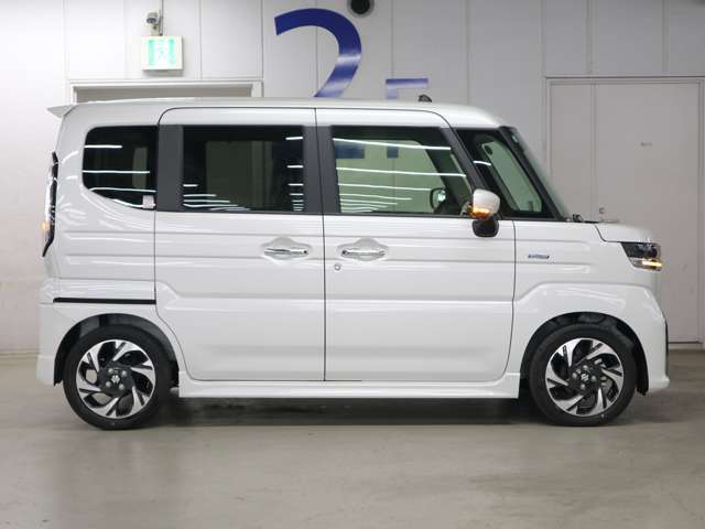 毎日新規物件入庫！3500台の高品質車をぜひとも、ご自身の目で直接ご覧になって、ご実感下さい、自身を持ってお勧めいたします。