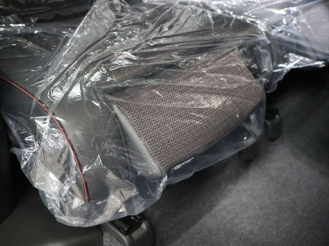 ご納車前のボディガラスコーティングも専門の業者が常駐しておりクオリティの高いコーティングを低価格にてご提供しております♪