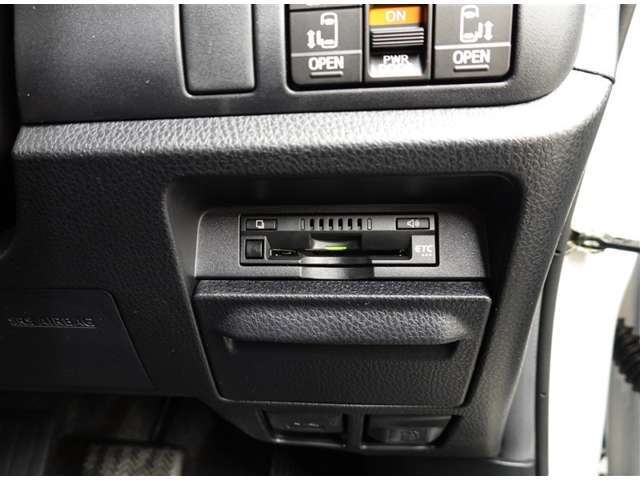ETC車載器付きです。高速道路の料金所もスムーズに通過できます。
