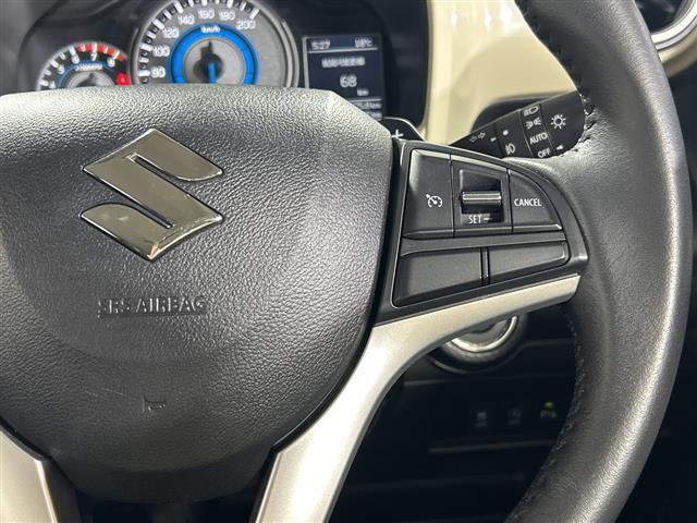 【運転席操作部】『運転席周辺の装備』の画像になります。快適なドライブを楽しむための機能が装備されています！運転席から触れるので使いやすいです！