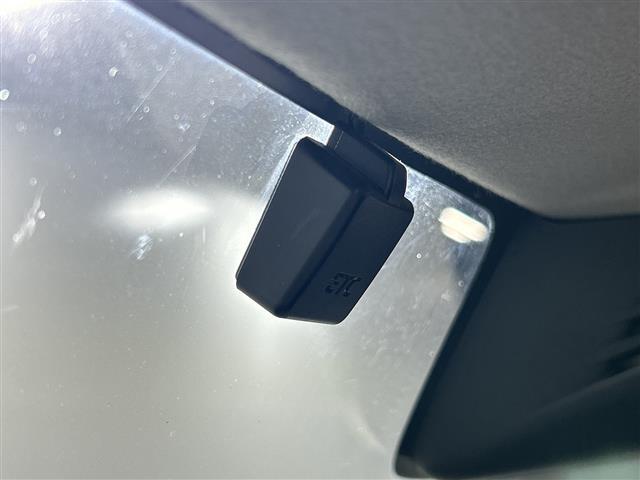 【運転席操作部】『運転席周辺の装備』の画像になります。快適なドライブを楽しむための機能が装備されています！運転席から触れるので使いやすいです！