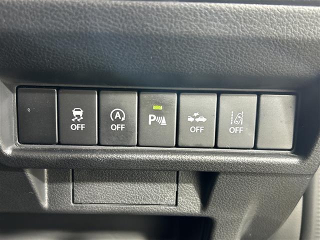 【運転席操作部】『運転席周辺の装備』の画像になります。快適なドライブを楽しむための機能が装備されています！運転席から触れるので使いやすいです！