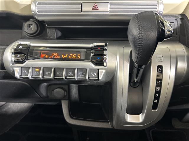 【運転席操作部】『運転席周辺の装備』の画像になります。快適なドライブを楽しむための機能が装備されています！運転席から触れるので使いやすいです！