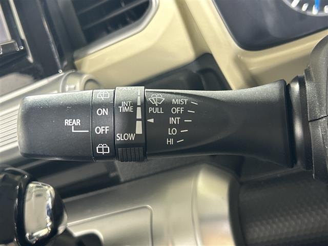 【運転席操作部】『運転席周辺の装備』の画像になります。快適なドライブを楽しむための機能が装備されています！運転席から触れるので使いやすいです！