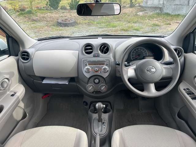 運転席周りはシンプルなデザインのため、運転手を選びません！ぜひご試乗でお試しくださいませ！